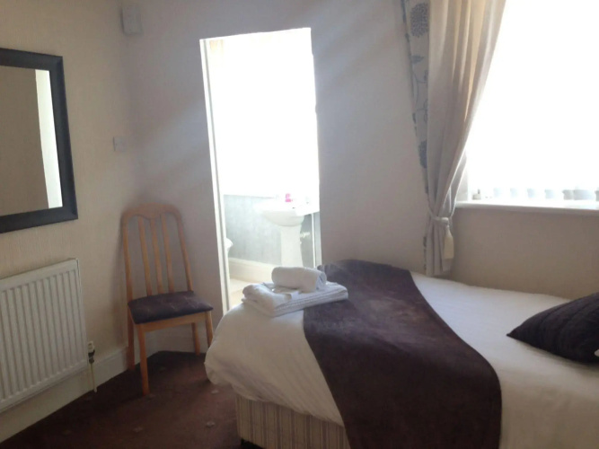 Henson Hotel