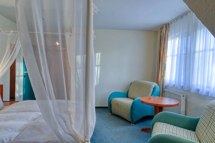 HOTEL alter Landsitz