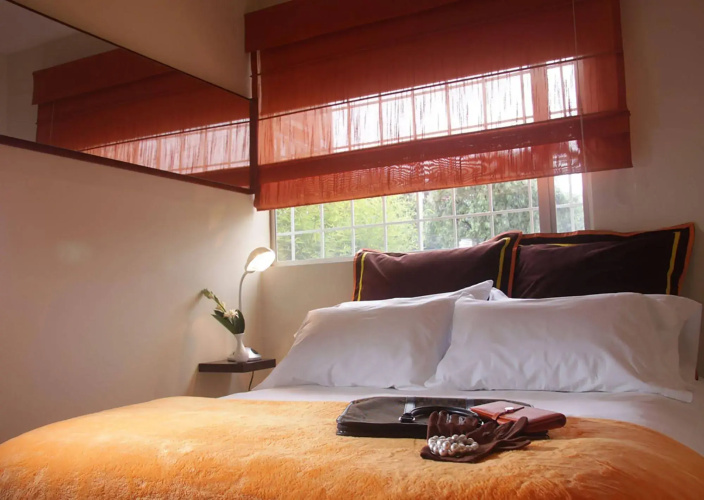 6 Suites Hotel