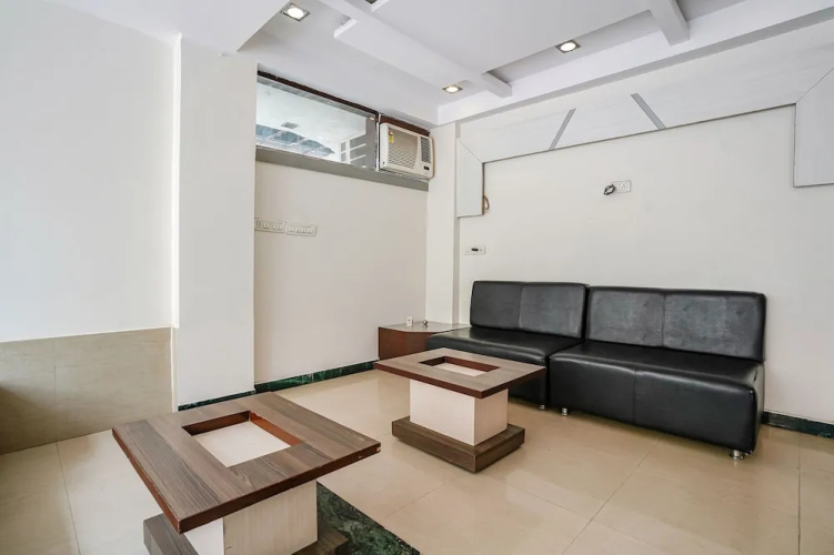 Fabhotel Kingdom Sai