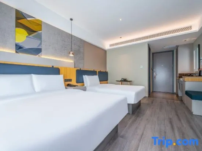 Standard Twin Family room