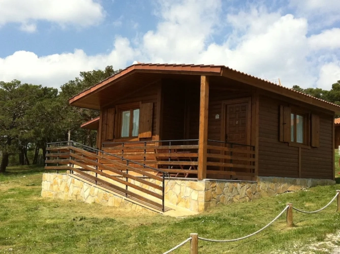 2 Bedrooms Bungalow