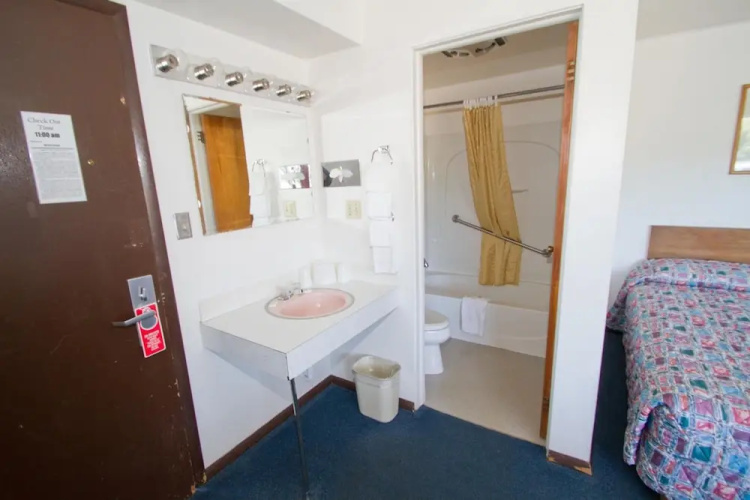 Brooks St. Motor Inn