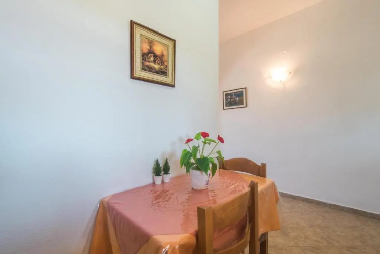 Aleka Apartment 5