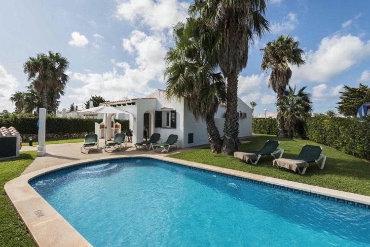 3 Bedrooms Villa