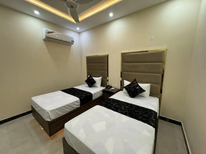 Gold Pine Hotel Lahore