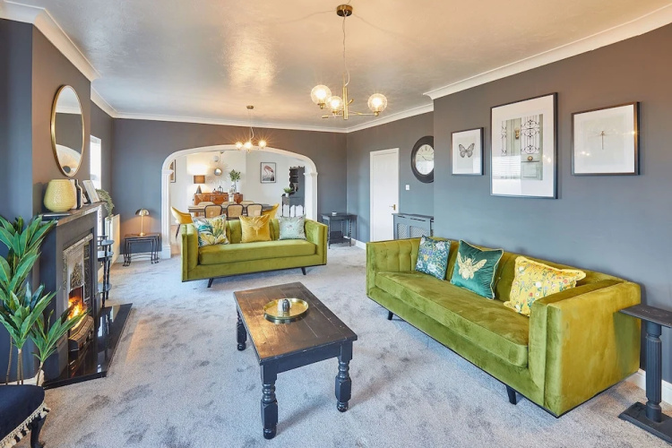 Host Stay Regency Mansions Apartment