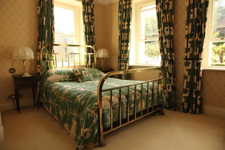 Altamont House