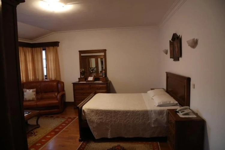 Deluxe Double room with city view