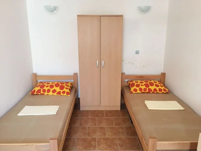 3 Bedrooms Comfort Cottage with garden view