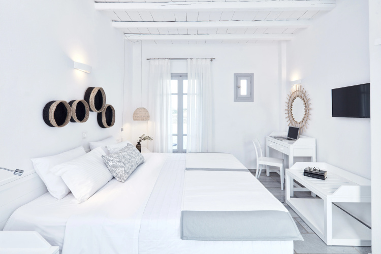 Mr & Mrs White Paros