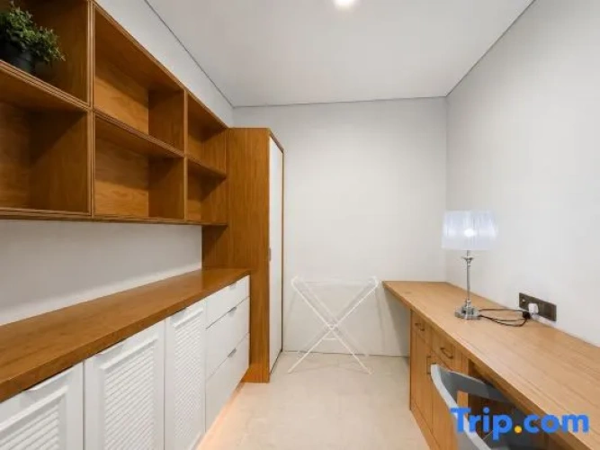 3 Bedrooms Sextuple Apartment with city view