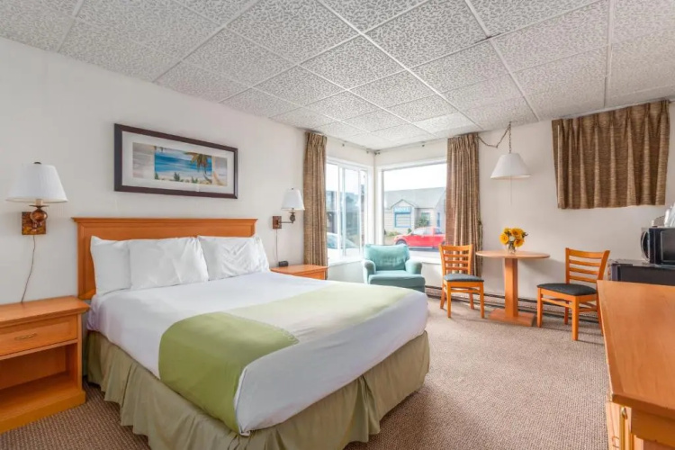 Seashore Inn on the Beach