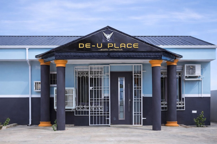 De-Place Hotel