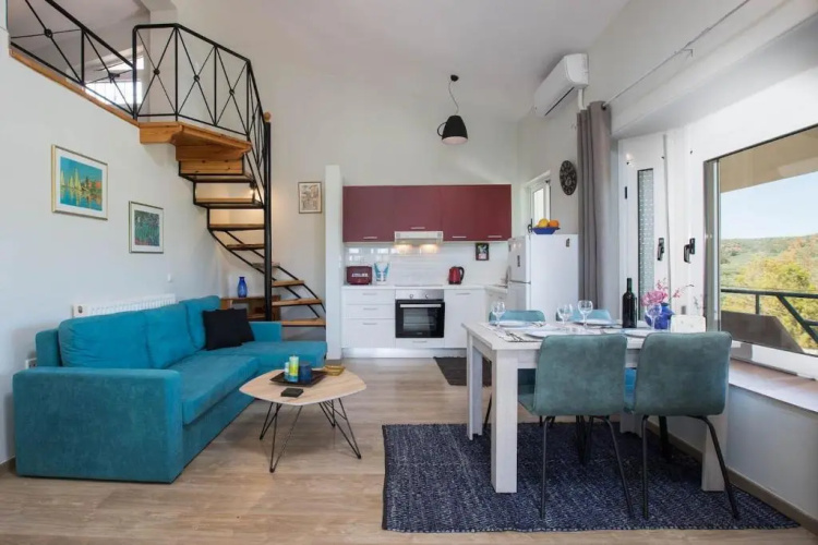 Villa Apella ✩ Private Yard & Pool ✩ 8 Guests
