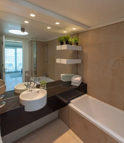 1 Bedroom Apartment with balcony and with harbour view