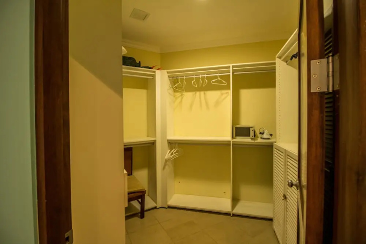 Macaws Ocean Club #8 - 2 Br Condo