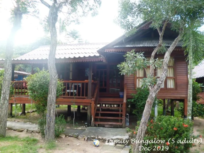 2 Bedrooms Bungalow