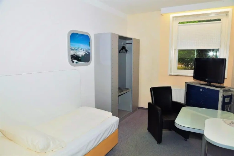 Standard Single room