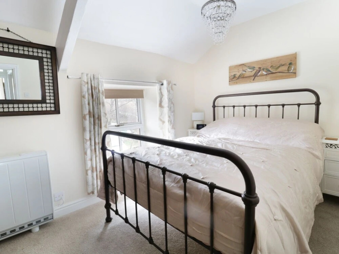 19 Cwmorthin Road