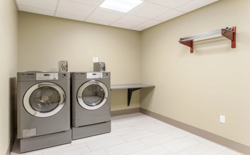 Holiday Inn Express & Suites Springfield North by IHG
