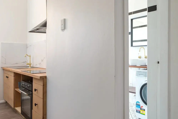 Central 2-bed Apartment With Private Parking
