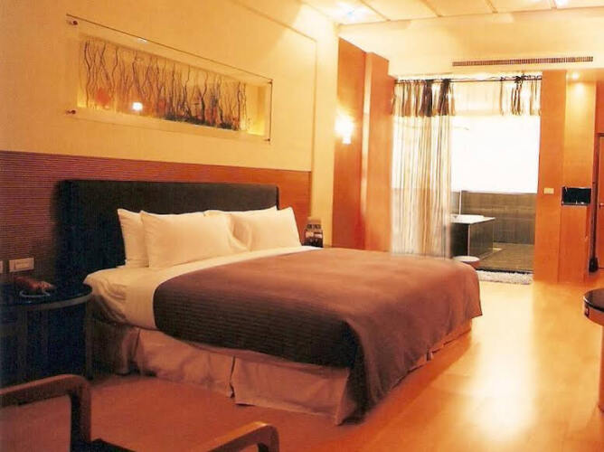 Royal Group Motel Chien Kuo Branch Hotel Overview