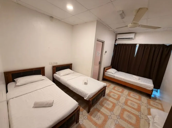 Standard Triple room