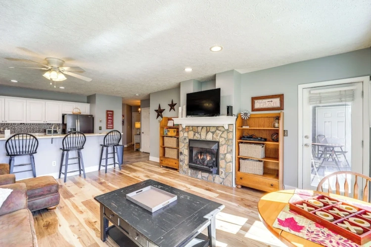 2 Bedrooms Apartment