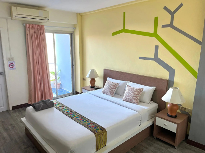Charoenchit House