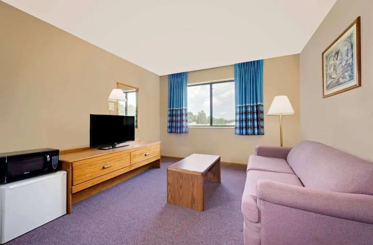 Super 8 By Wyndham Chariton