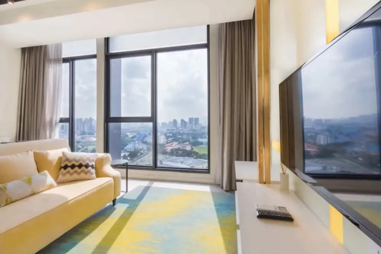 Expressionz Professional Suites by Plush