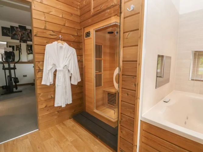 12 Meadow Retreat