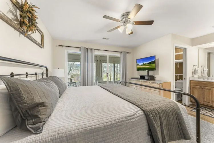 Premiere Pointe 2 Bedroom Condo by RedAwning