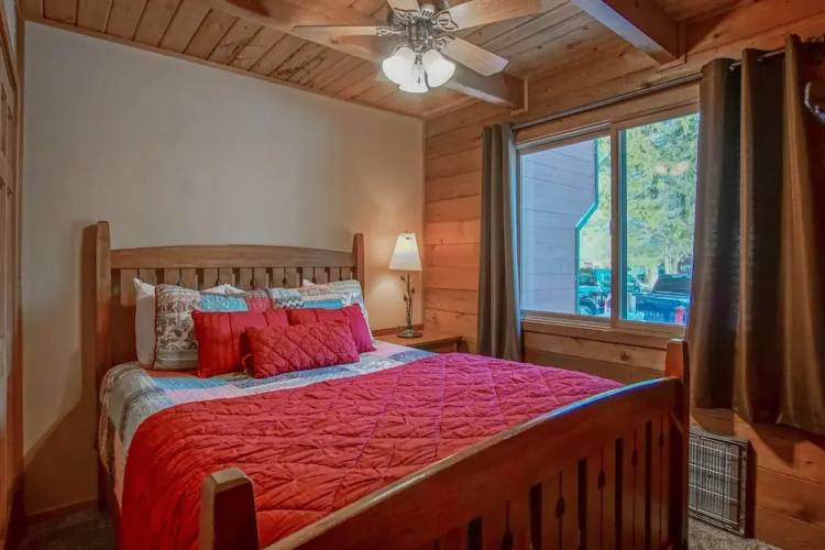 2 Br Plus Loft: Powder Monkey 2