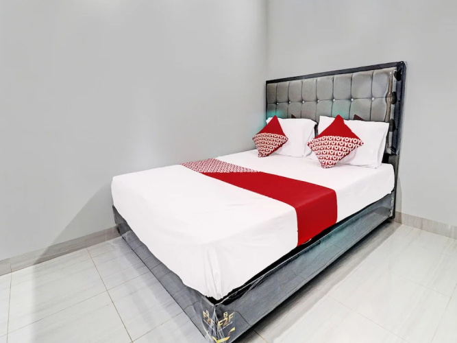 OYO 92057 Reny Kost Syariah