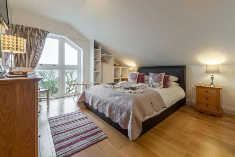 7 Sandy Lane