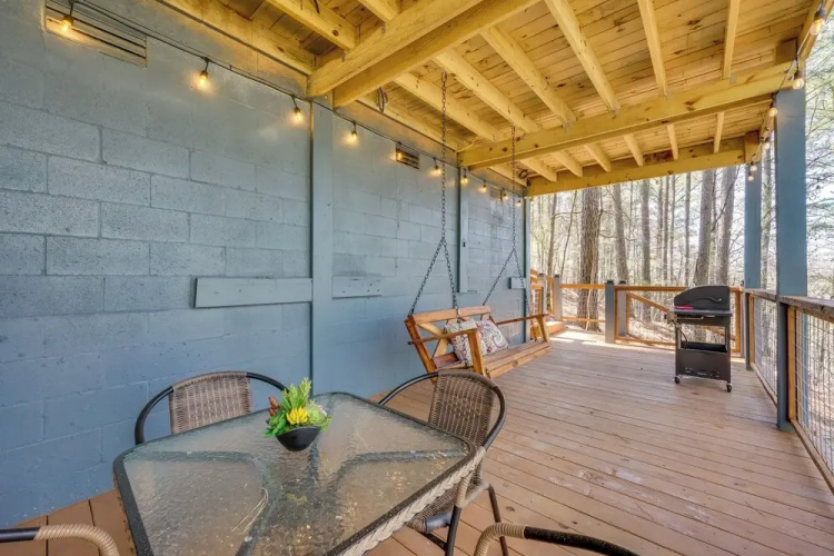 Serene Broken Bow Cabin w/ Hot Tub & Fire Pit!