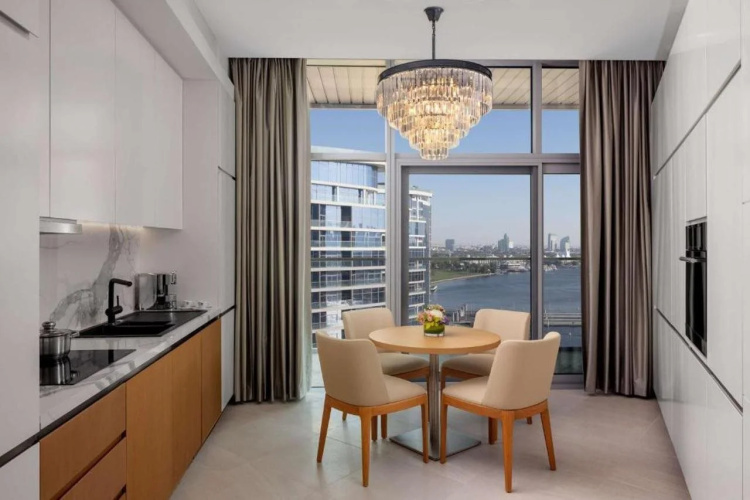 Hilton Dubai Creek Hotel & Residences