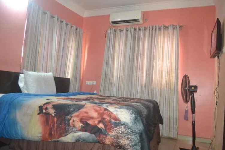 Dan Morgan Hotel & Suites