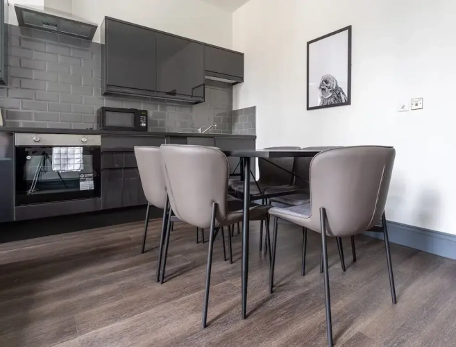 3 Bedrooms Premier Apartment