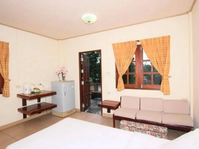 Rosthip Thani Resort(รสทิพย์ธานี รีสอร์ท)