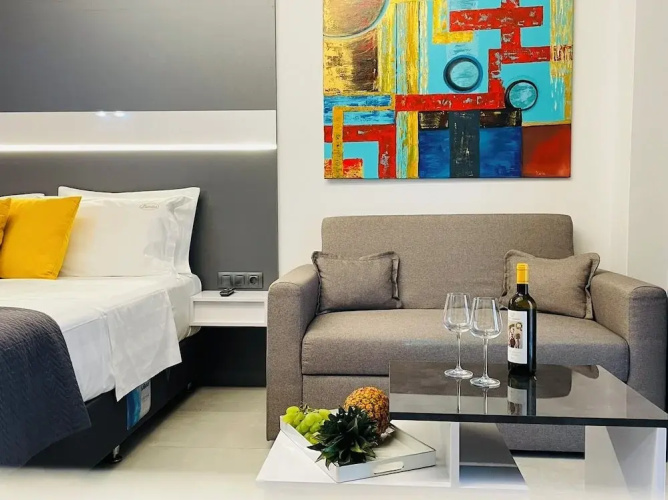 LUXSUITES