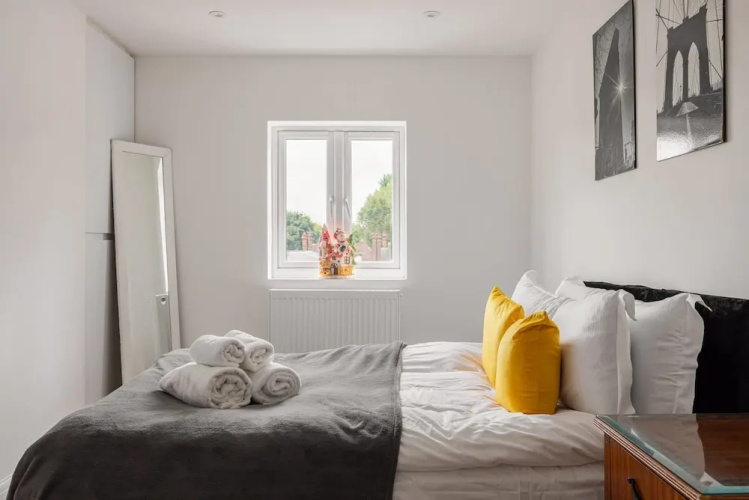 Modern Kensington Studio