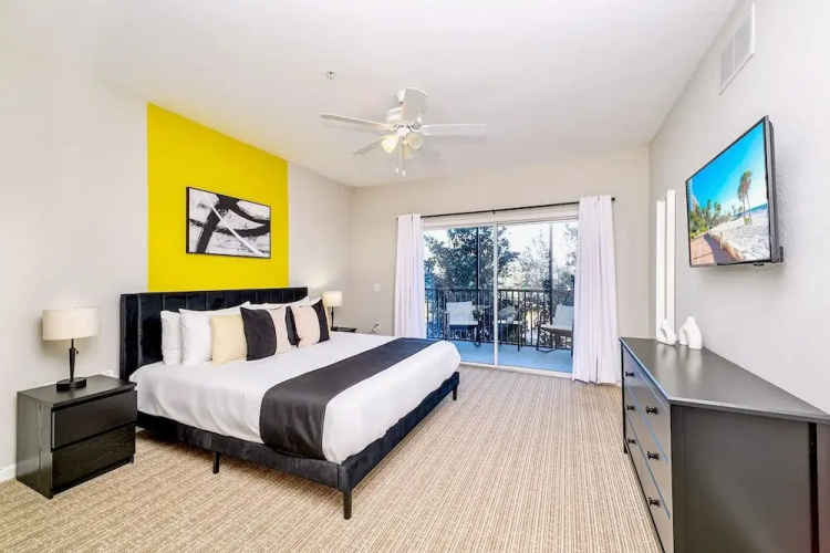 Spacious Pet-friendly Condo- 6 Mins From Disney