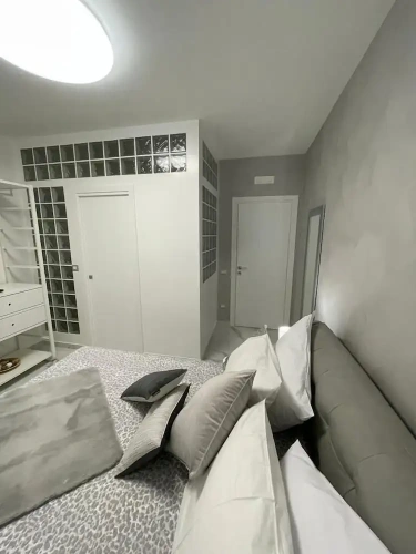 Comfort room with balcony