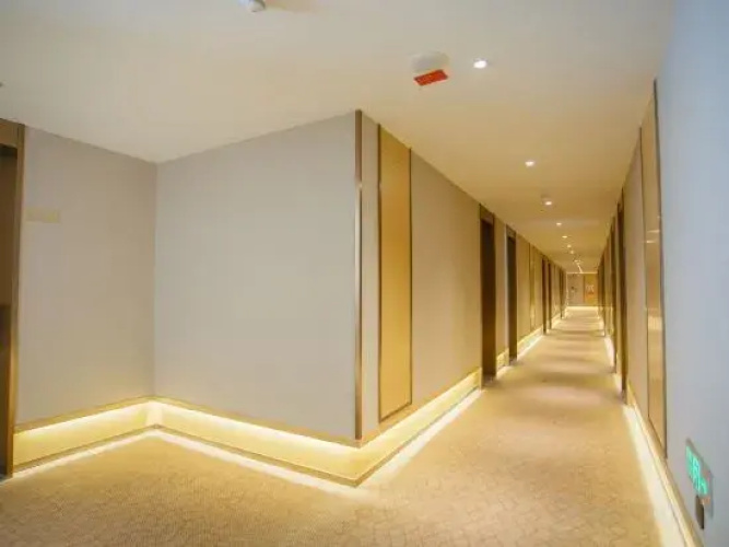 Su 8 Select Hotel