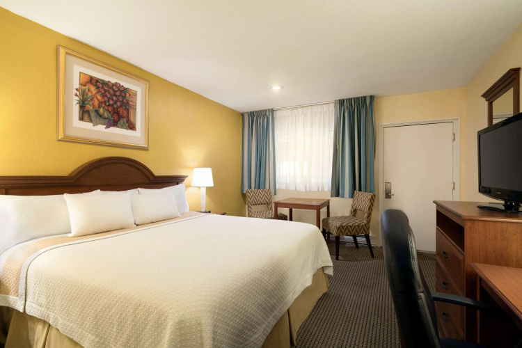Days Inn by Wyndham Dover