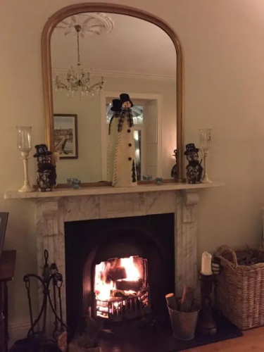 Larchmount House
