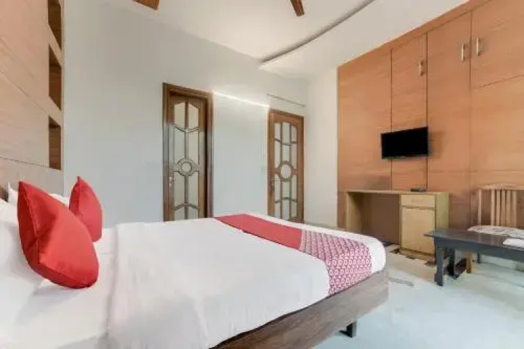 OYO 28853 Harkesh Residency